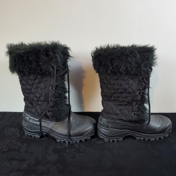 Winter Spirits Black Faux Fur Winter Boots, size 7, slight damage - Picture 3 of 11